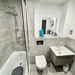 Carillon 60 With Free Secure Parking * York