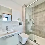 Carillon 60 With Free Secure Parking Appartement York