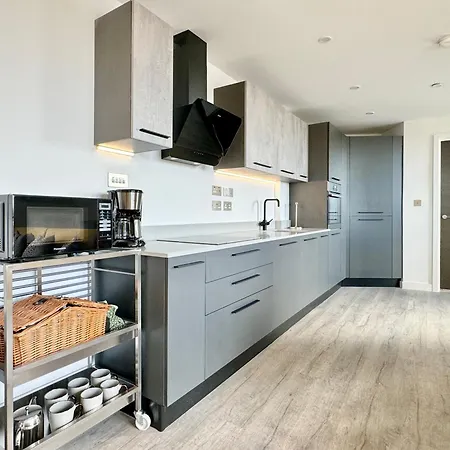 Carillon 60 With Free Secure Parking *