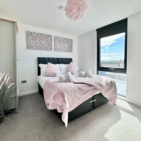 Carillon 60 With Free Secure Parking Apartment