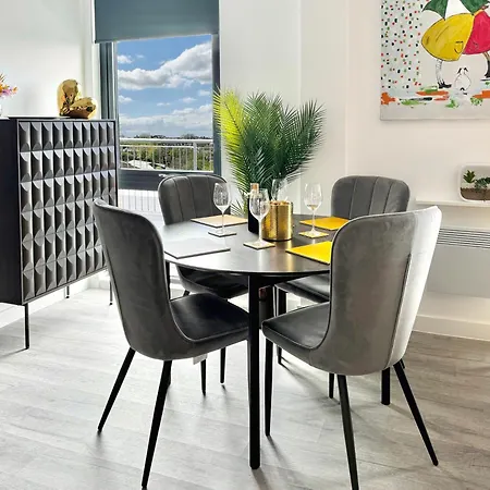 Carillon 60 With Free Secure Parking Apartment *