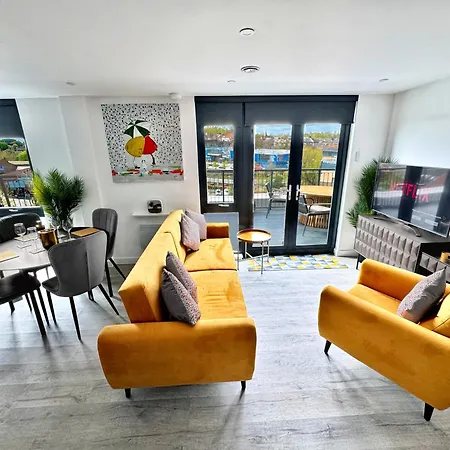 Carillon 60 With Free Secure Parking York