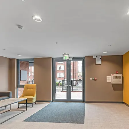 Carillon 60 With Free Secure Parking Apartment